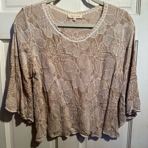 Solitaire Cropped Beige Floral Lacey Blouse